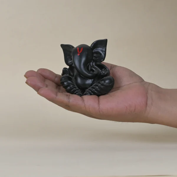 Ganesh Idol (Black)