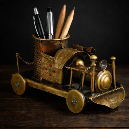 Antique style pen stand showpiece