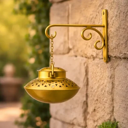 Golden metal hanging wall lantern bracket for home entrance wall decor